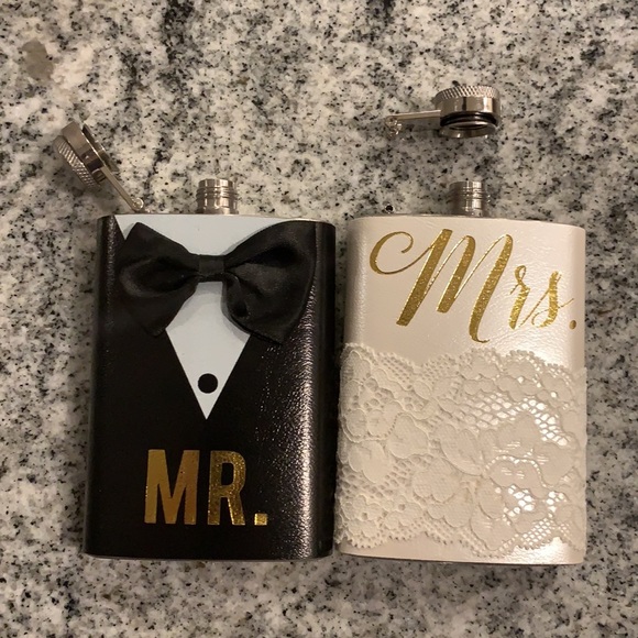 Mr. & Mrs. flasks - Picture 2 of 2